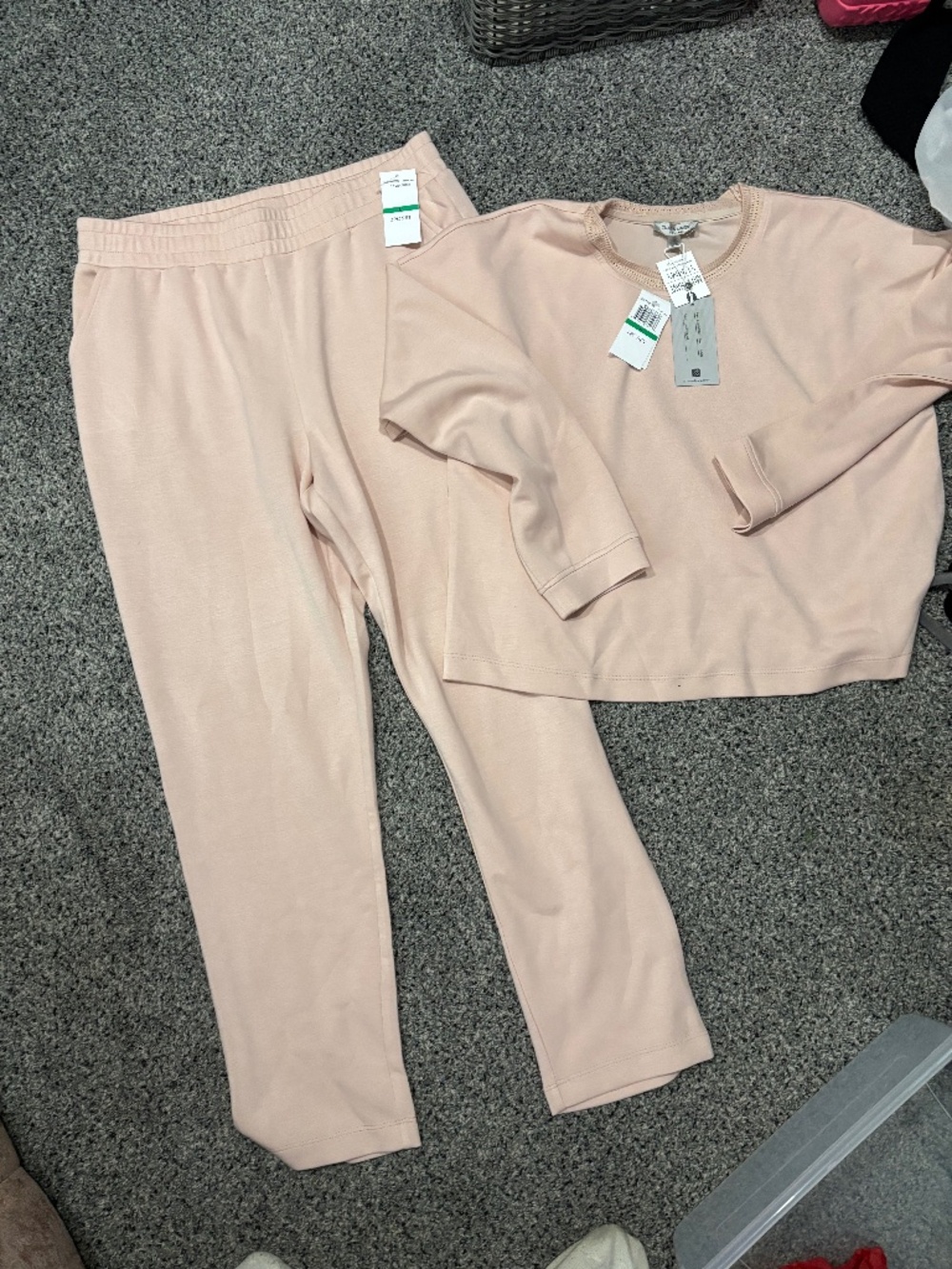 Cable and gauge yummy modal cameo rose sweatsuit large nwt